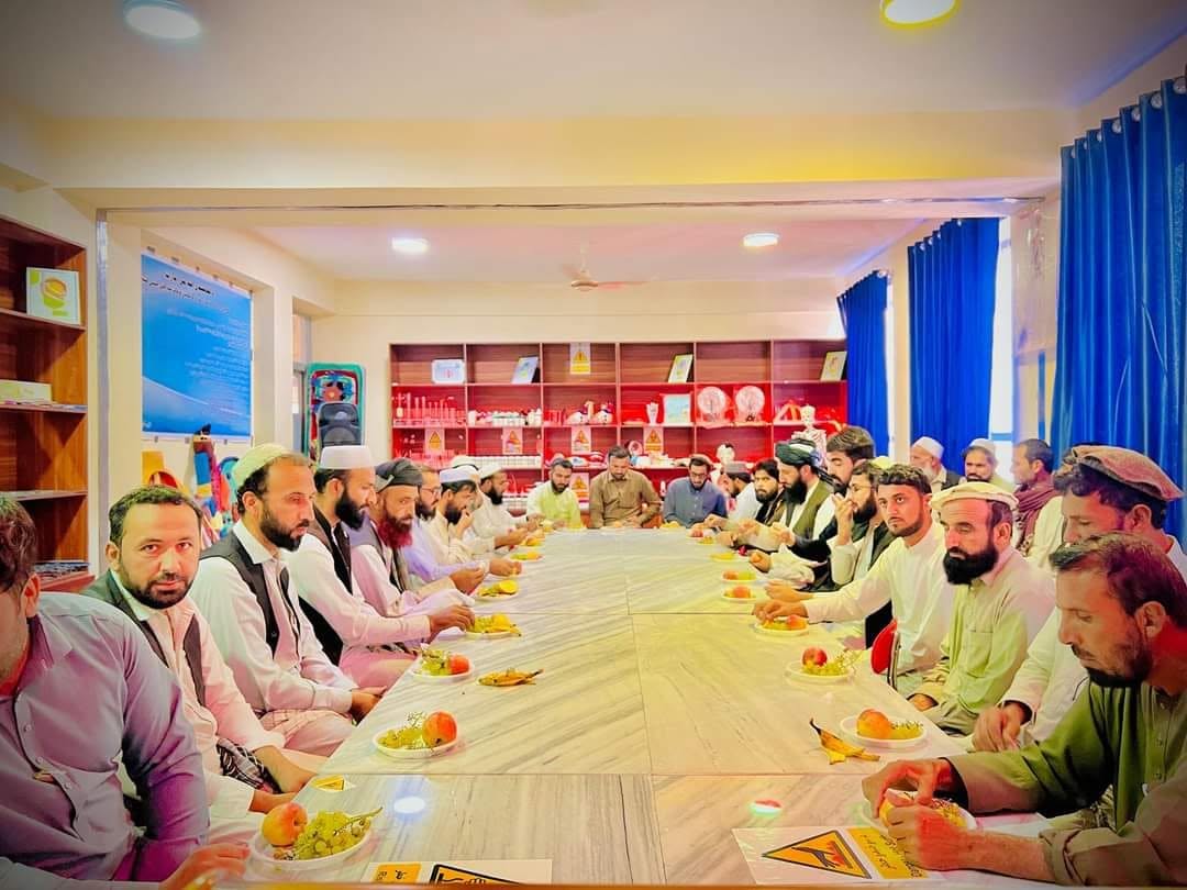 د ښوونکو او مشرانو غونډه